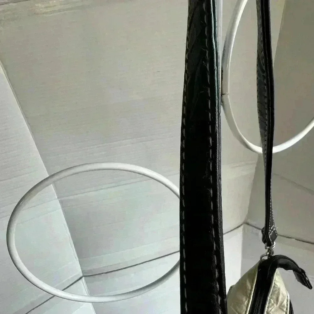 Stone and Company Leather Crossbody Bsg - Picture 6 of 10